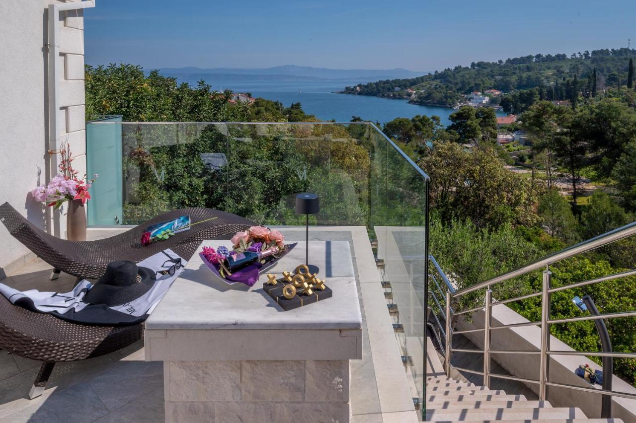 Uniquely Designed Villa Ivana With Outdoor Jacuzzi Nearby The Pebble Banje Beach At The Island Of Solta Rogač Eksteriør billede