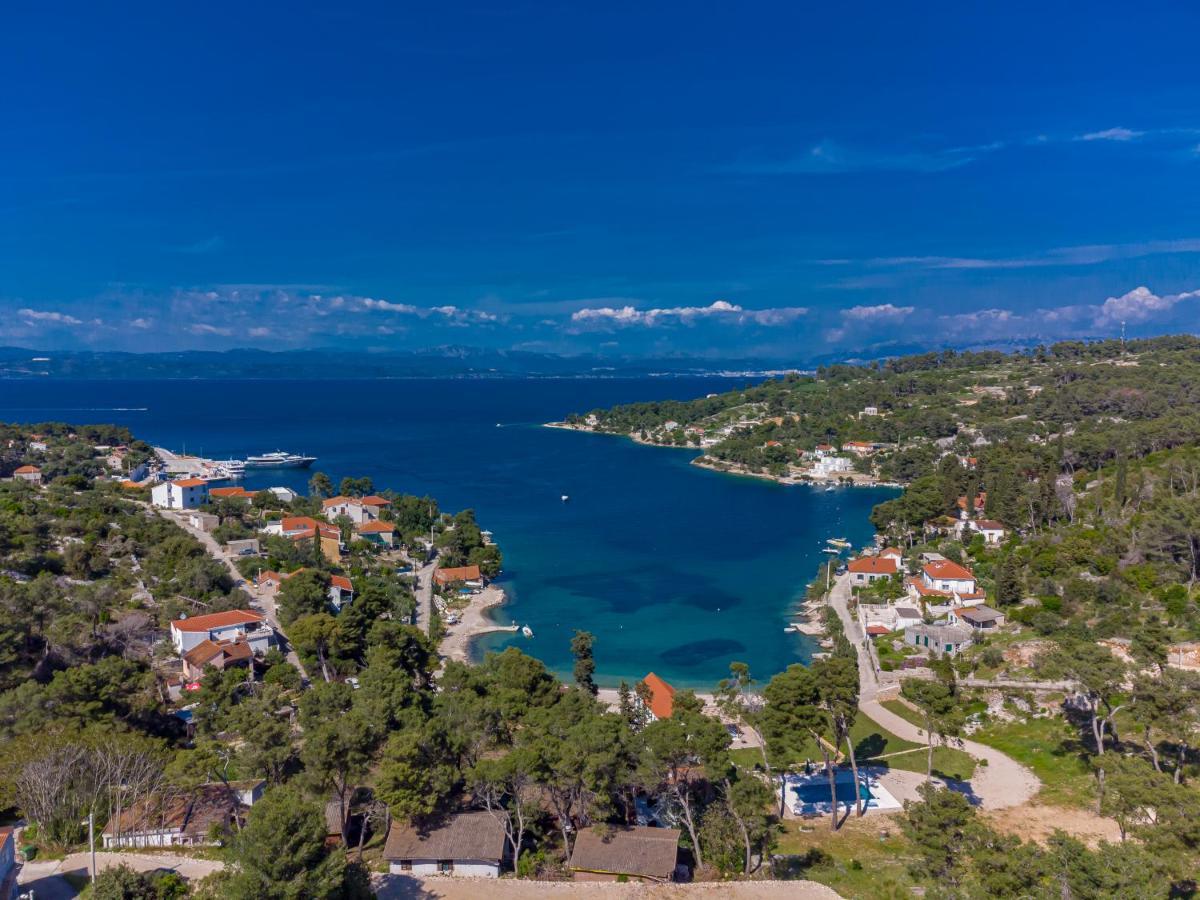 Uniquely Designed Villa Ivana With Outdoor Jacuzzi Nearby The Pebble Banje Beach At The Island Of Solta Rogač Eksteriør billede