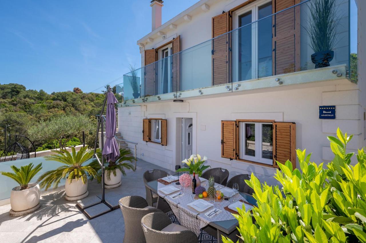 Uniquely Designed Villa Ivana With Outdoor Jacuzzi Nearby The Pebble Banje Beach At The Island Of Solta Rogač Eksteriør billede